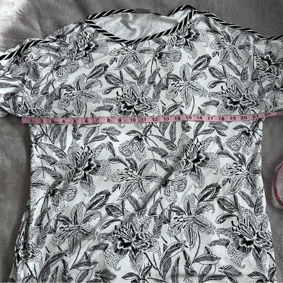 Chico's Black & White Floral Boatneck Long Sleeve Top - Picture 3 of 8